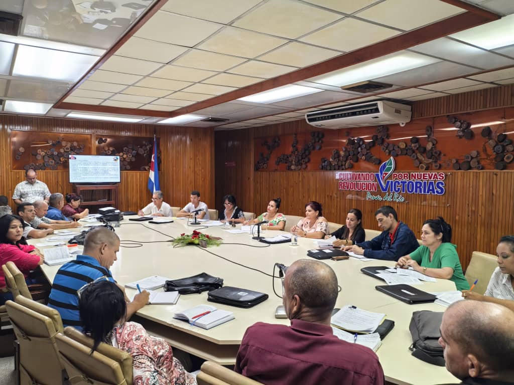 Comenzamos la jornada de trabajo en la provincia de Pinar del Río acompañando a Yamile Ramos Cordero, Primera Secretaria del Comité Provincial del PCC, su equipo y el nuestro de la UJC municipal y provincial.
#UJCuba
