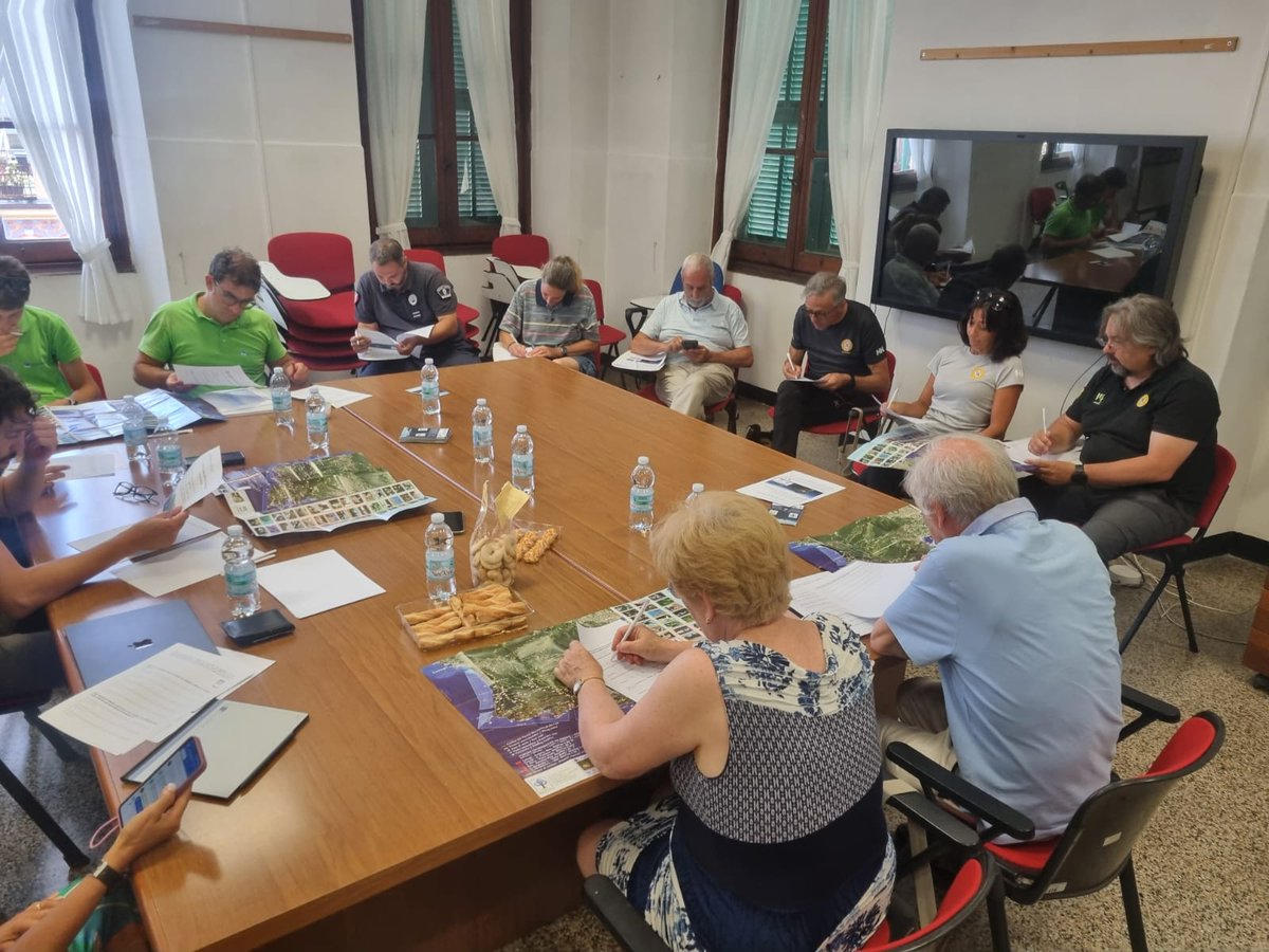Oggi presso il Parco il primo Focus Group di un progetto sulla Percezione dei rischi in ambito escursionistico e legati ai cambiamenti climatico a cura di <a href="/UniGenova/">Università di Genova</a> DISPI e Parco
Presenti rappresentanti di <a href="/cnsas_official/">Corpo Nazionale Soccorso Alpino e Speleologico</a>  <a href="/CAI150/">Club Alpino Italiano</a> #retemet #guideambientali #regioneliguria