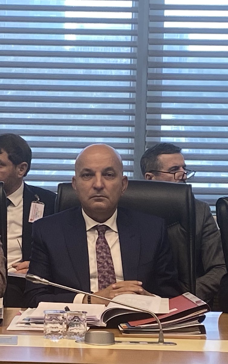 CHP İzmir Milletvekili Mahir Polat:

Kemal Kılıçdaroğlu demek;

Sivas’ın ötesine geçemeyen Cumhuriyet Halk Partisi’ni , bütün milletin üzerinde ittifak kurduğu bir parti yapmak demektir.

Terör örgütlerinin kurşunlarına göğüsünü siper edebilmek,linçlere-suikastlere ve ölümün