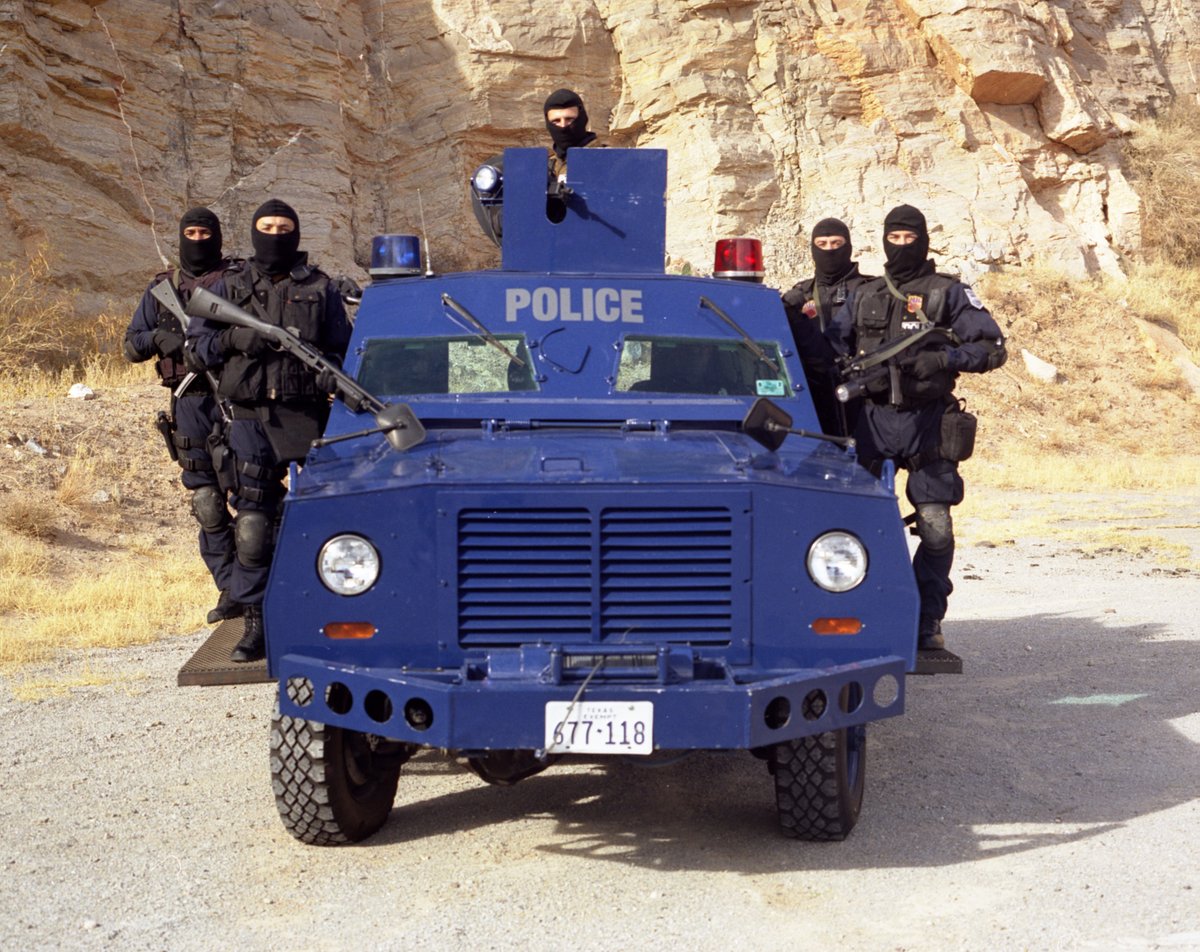 EPPOLICE's tweet photo. Then ๐ค Now: Check out our SWAT armored vehicles from 2002 to 2025! Our commitment to community protection remains strong. Join us: https://t.co/uskOaTKnC2 #ThrowbackThursday #EPPD #JoinEPPD #SWAT #Police https://t.co/D4D94OSFQm