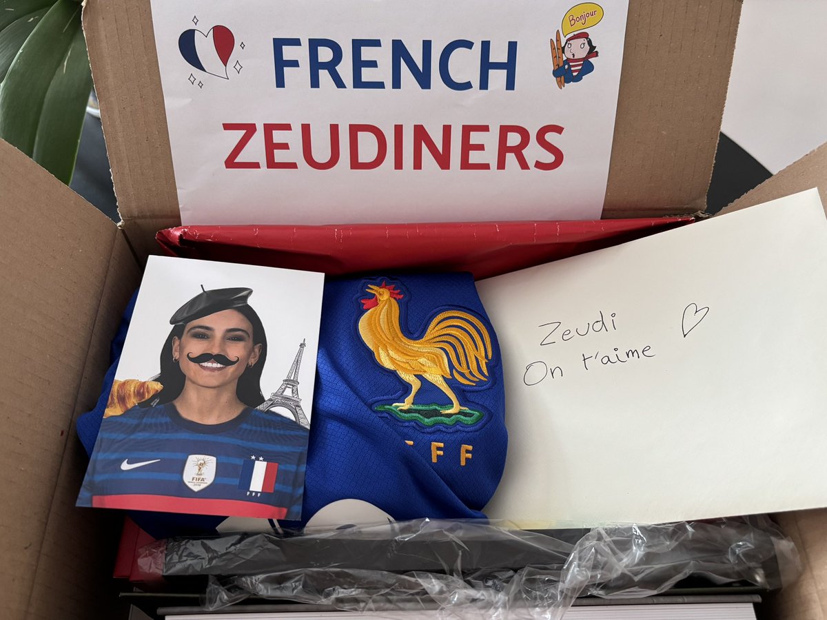 juliesundanckid's tweet photo. Our #ZeudinersFRpackage has been sent 🇫🇷🌝 Thank you @im_stancaa for the gofundme and tag teaming the shopping, @tamprim for helping, and everyone else who pitched in with ideas!! #zeudiners #zeudiinparis https://t.co/38UcoDODyq