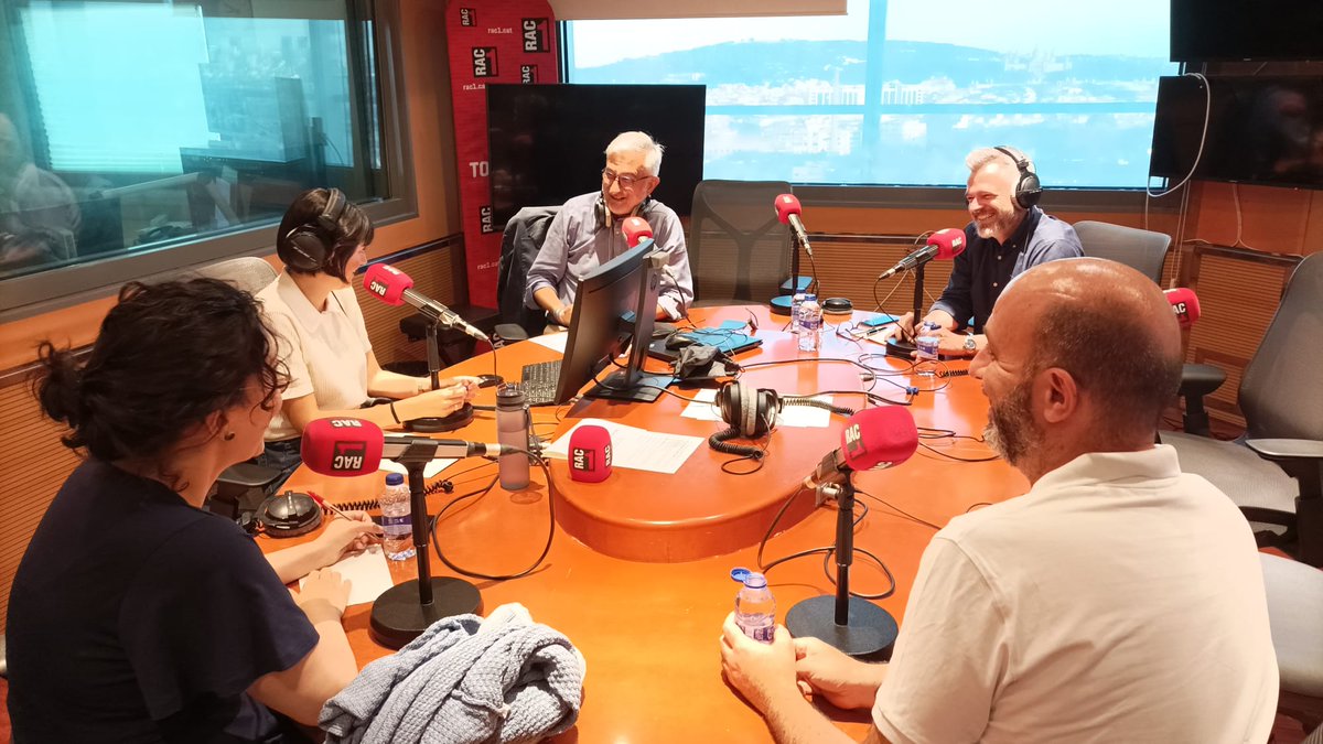 No ho sé RAC1 (@nohoserac1) on Twitter photo La tertúlia!
📌 La llei d'amnistia ja està validada pel TC.
📌 L'IRTA crearà un nou centre per investigar els virus que podrien provocar pandèmies.
🗣️ <a href="/rafa_garrido2/">Rafa Garrido</a>, <a href="/jordicuminal/">Jordi Cuminal</a>, <a href="/JotaMSilvaA/">Josep Manuel Silva</a> i <a href="/mvilaredon/">Maria Vila</a>.
📻 EN DIRECTE: rac1.cat/directe La tertúlia!
📌 La llei d'amnistia ja està validada pel TC.
📌 L'IRTA crearà un nou centre per investigar els virus que podrien provocar pandèmies.
🗣️ <a href="/rafa_garrido2/">Rafa Garrido</a>, <a href="/jordicuminal/">Jordi Cuminal</a>, <a href="/JotaMSilvaA/">Josep Manuel Silva</a> i <a href="/mvilaredon/">Maria Vila</a>.
📻 EN DIRECTE: rac1.cat/directe