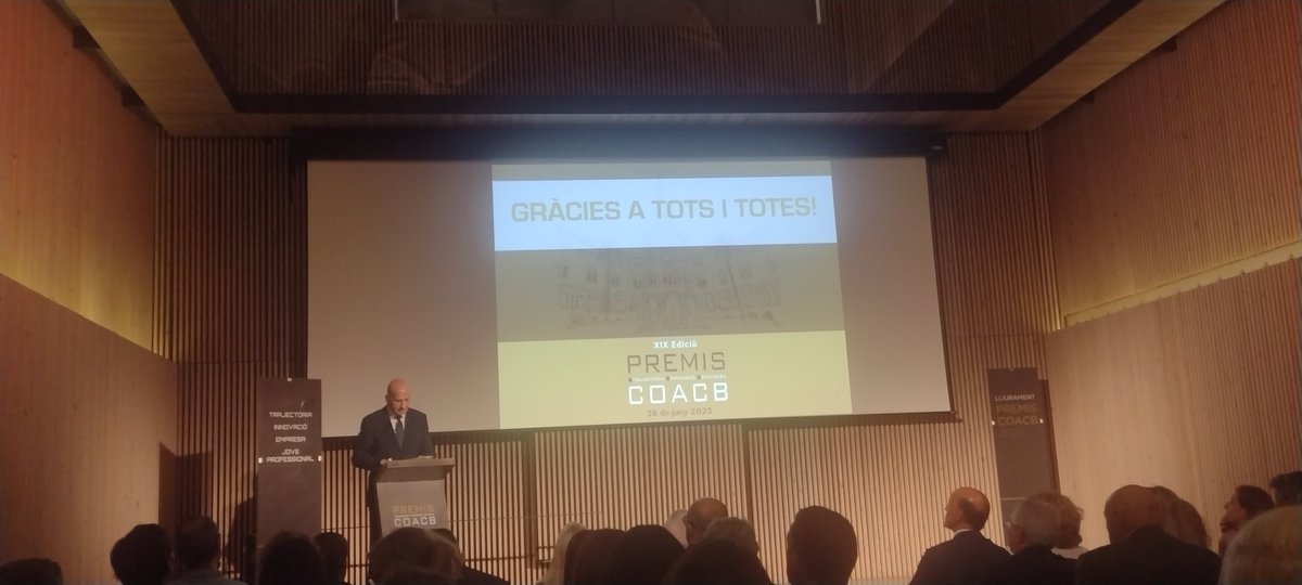 Com cada any gaudint de la nostra festa de agents comercials !! Moltes gracies companys de professiò !! Seguim #premisCOACB