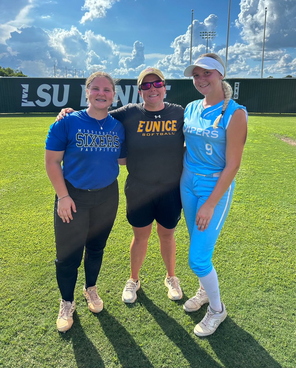 I had an amazing time at LSUE yesterday camping with Coach Collins taught me so much!!! Thank you! ⛺️⛺️⛺️ <a href="/CoachCollins_11/">Meghan</a>