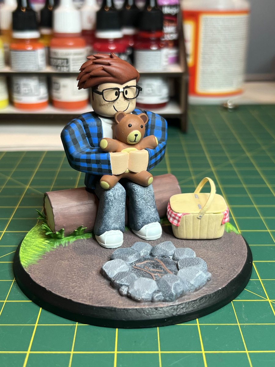 _UrsaMajor's tweet image. Small figure comm with upgraded base for jerryshandholder