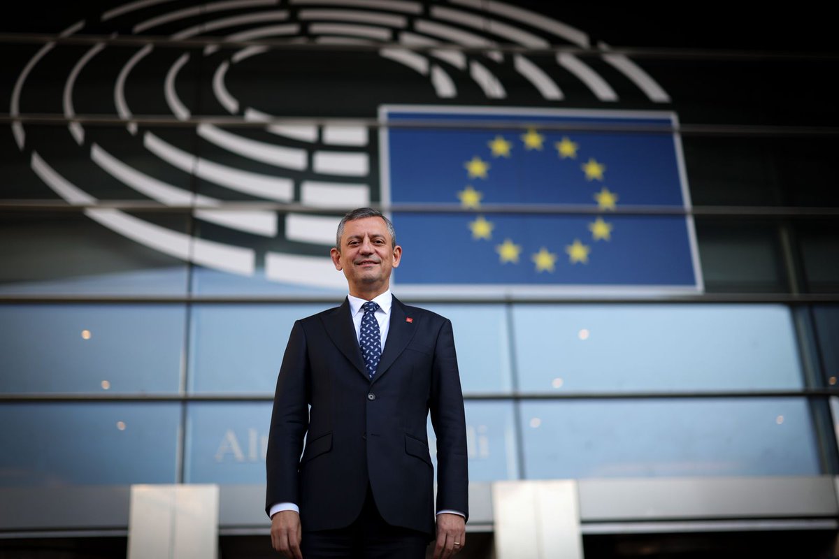 Özgür Özel, PES AB Zirvesi Liderler Konseyi toplantısına AB ülkeleri dışından davet edilen tek lider oldu.