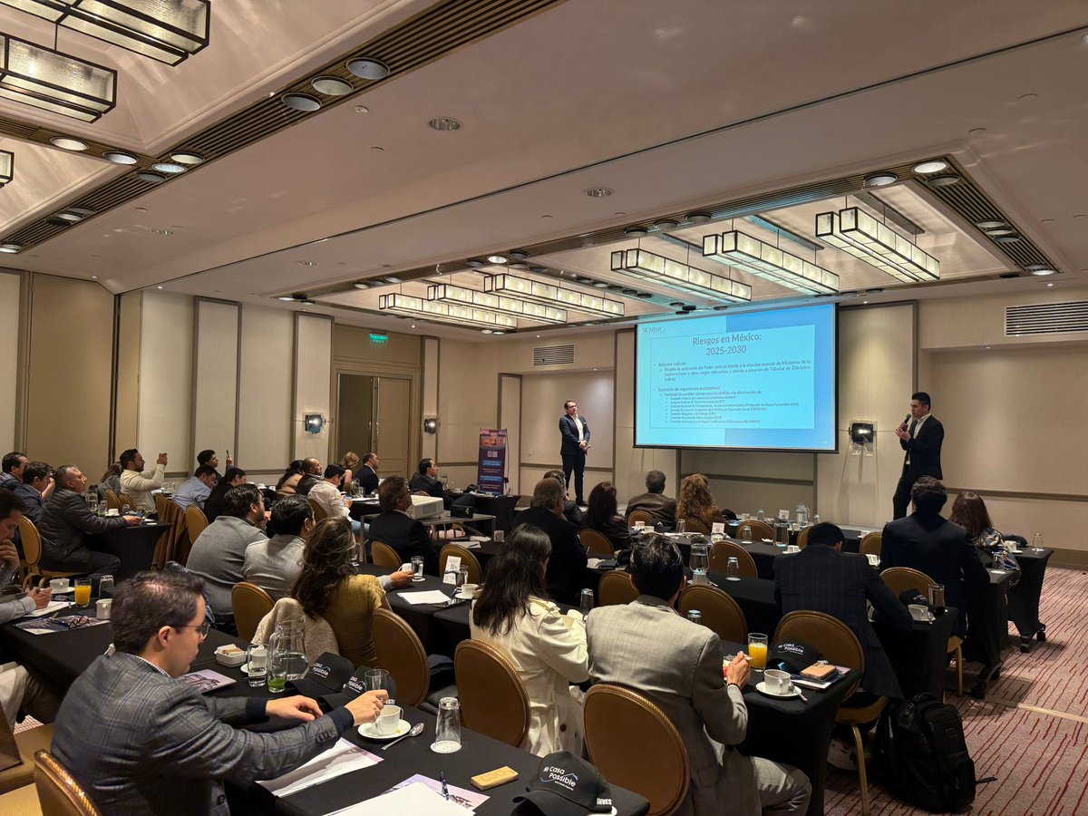 Signum_Research's tweet image. ✨El día de hoy asistimos a la presentación de Mi Casa Possible, un espacio para dialogar sobre las perspectivas económicas de México y EE.UU.
¡Gracias por la invitación!
#MiCasaPossible #EconomíaBinacional #MéxicoEEUU #PerspectivasEconómicas #SignumResearch #TendenciasEconómicas