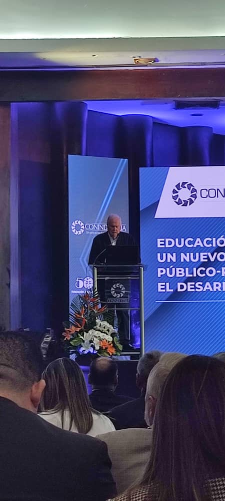 A.V.E.C. tweet media