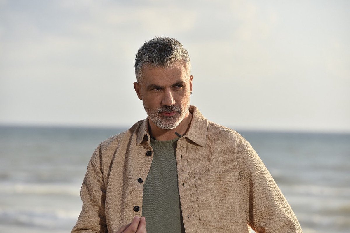 هدوء البحر مخبي عاصفه 😍
<a href="/fareskaram/">Fares Karam</a>