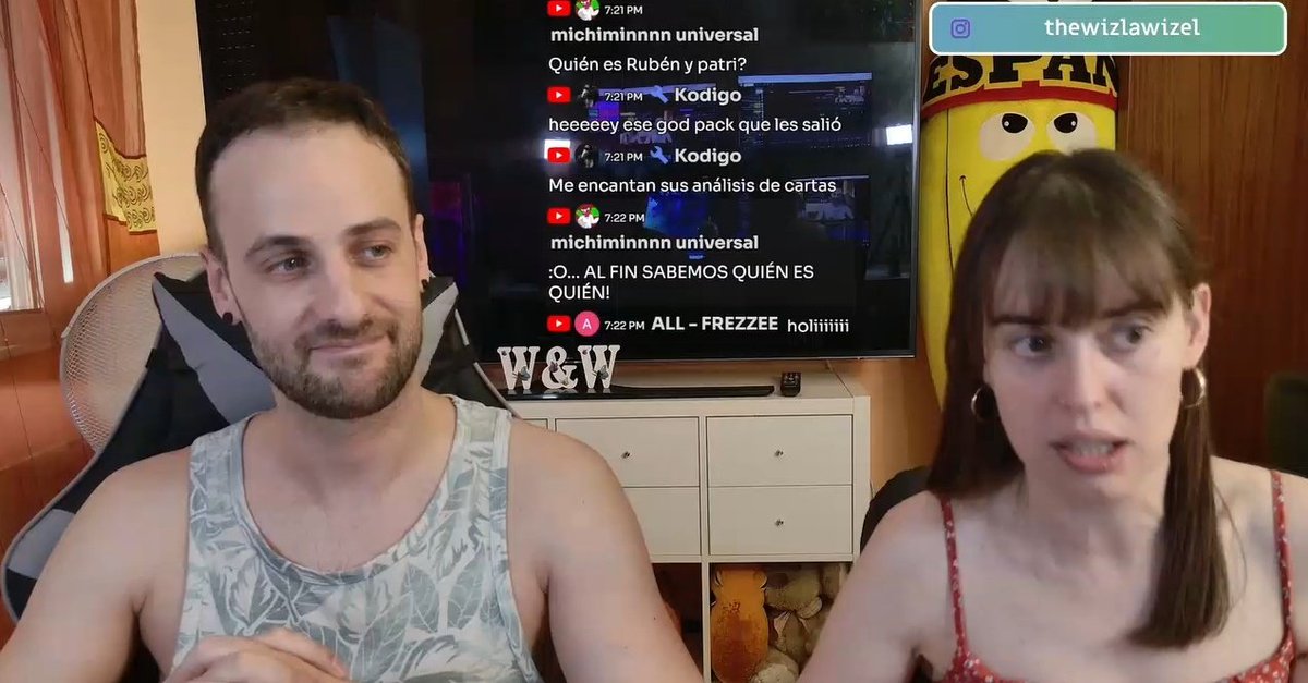 Un nuevo directo <a href="/WizlaWizel/">Wizla&Wizel</a>; con <a href="/rdjstyle/">ℝ𝔻𝕁</a> y <a href="/LulaPop88/">Lula Pop 🐞</a> ante el séquito de la delincuencia <a href="/Maurokeiou137/">Mauro</a> <a href="/BlueSolidWolf/">The Blue Solid Wolf</a> y más delincuentes.

Directo de #JustChatting y viendo y jugando al #TCGPOCKET.