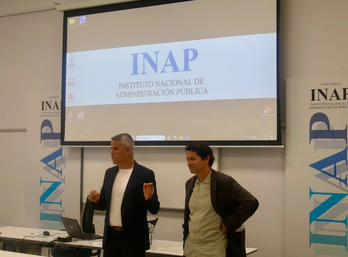 JorgeHervasMas's tweet photo. Encantats de la promoció 2025 de l’Urbanisme que se centra en les ciutats. Mil gràcies @INAP_ES https://t.co/mkYZmhmGOk