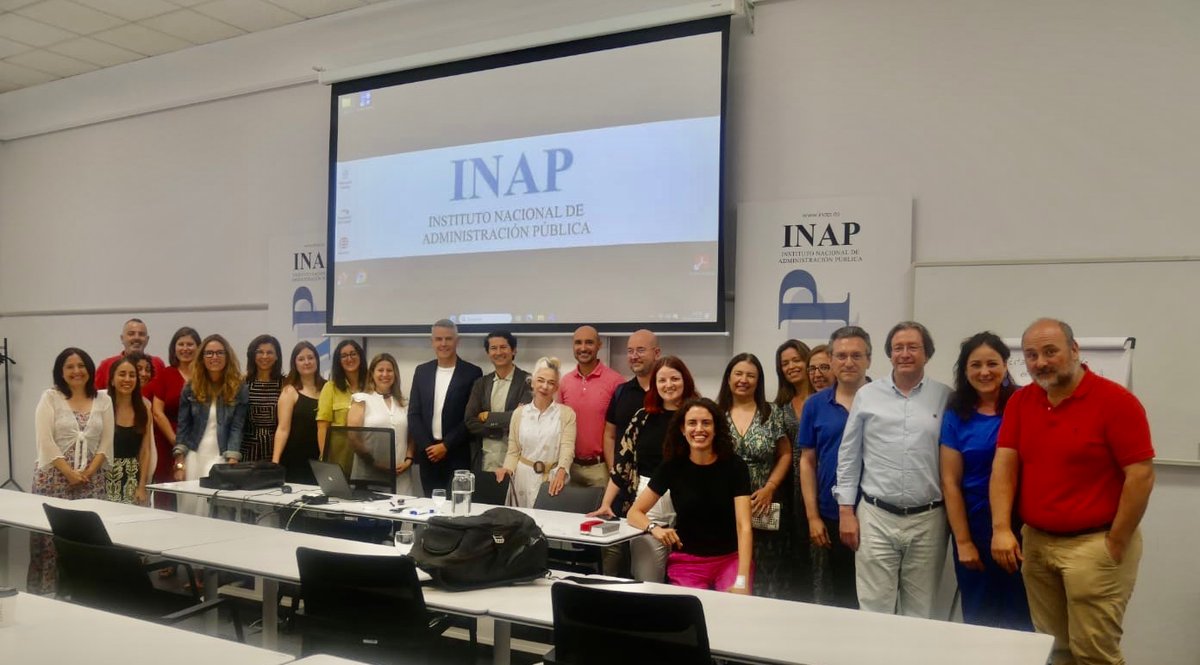 JorgeHervasMas's tweet photo. Encantats de la promoció 2025 de l’Urbanisme que se centra en les ciutats. Mil gràcies @INAP_ES https://t.co/mkYZmhmGOk