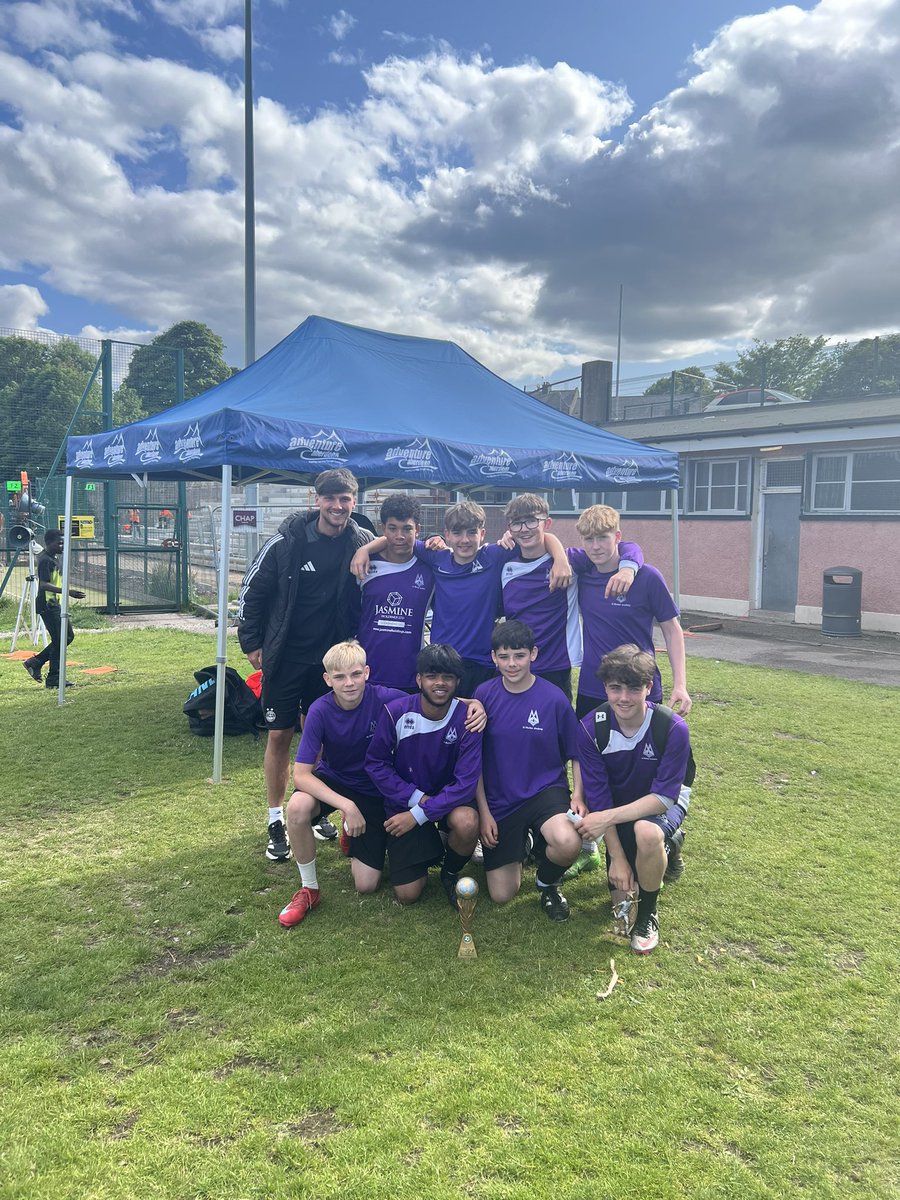 Mr Sangster tweet media