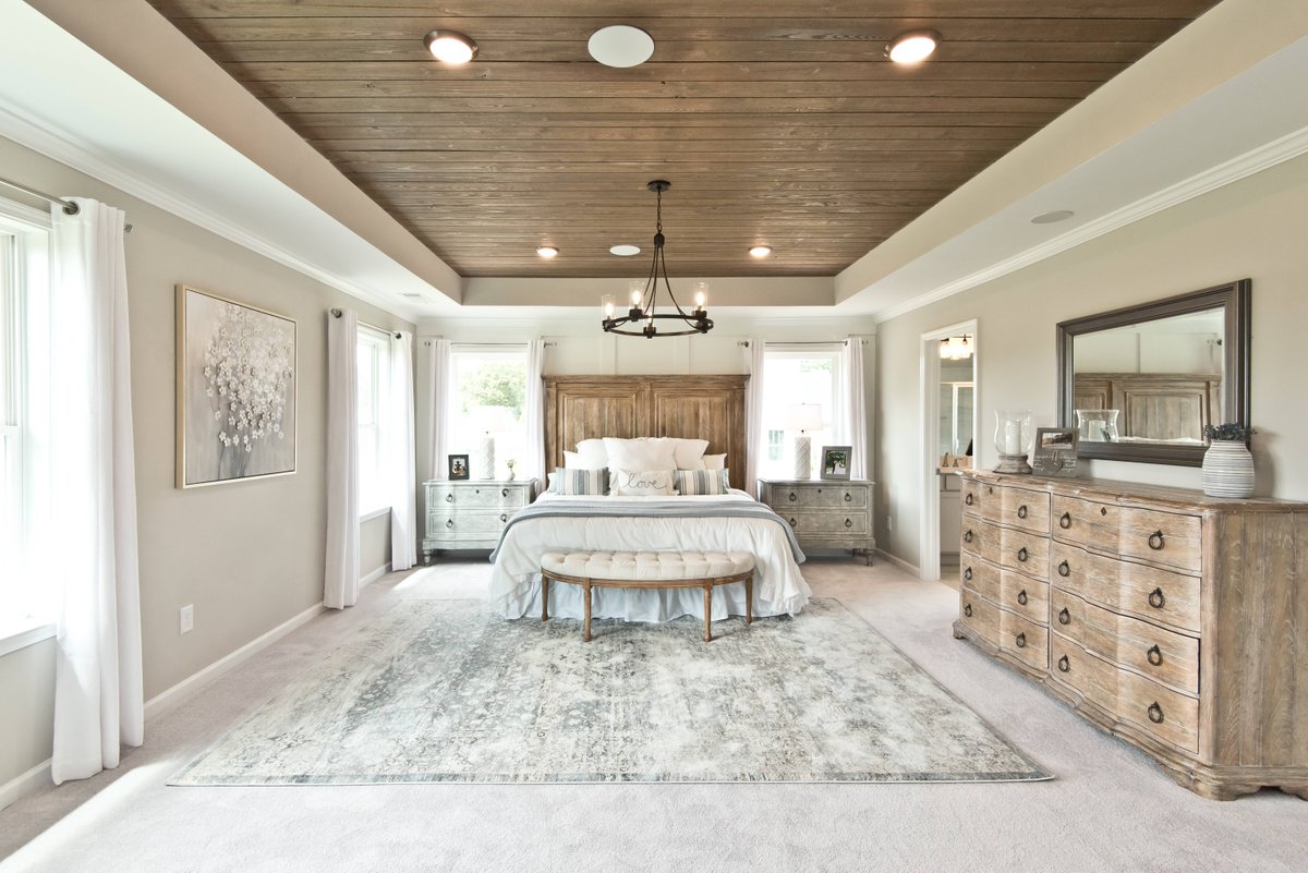 rearviewadv's tweet photo. Showcase your homes in the best light with professional photography from Rearview Advertising. 📸🏡

From model homes to community shots, we capture the details that help you stand out from the competition. https://t.co/raQpf8qcAR