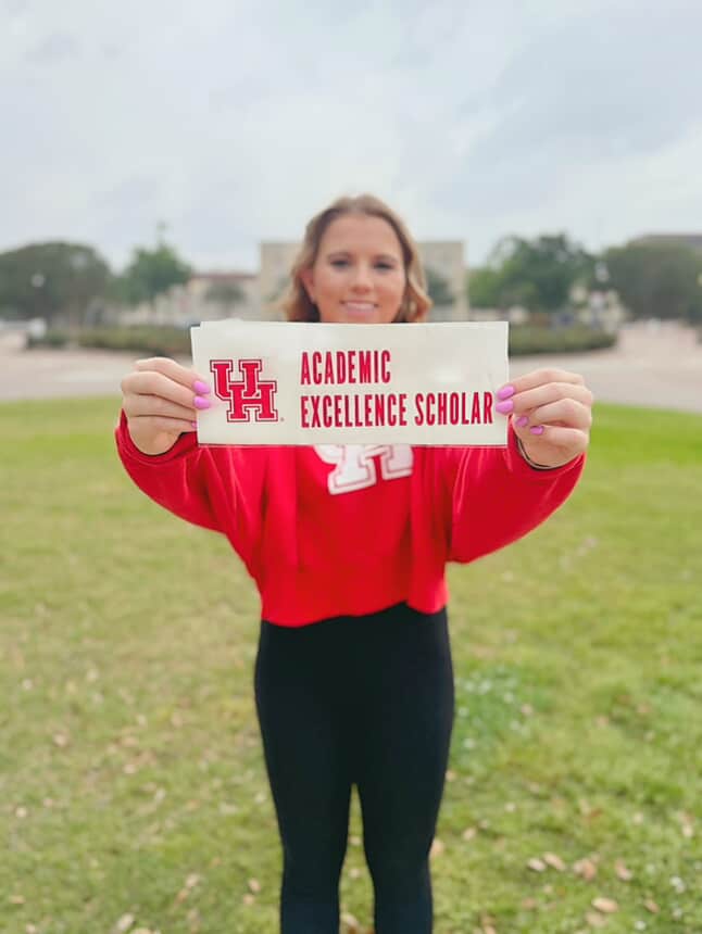 UHadmissions's tweet image. Houston Bound Highlight 🐾
Get ready, UH — Madelyn is joining the Cougar family!
🤵🏻♀️ Major: Political Science
📍 Hometown: Houston, TX
"I’m looking forward to meeting people and taking advantage of new opportunities on campus!"- Madelyn
