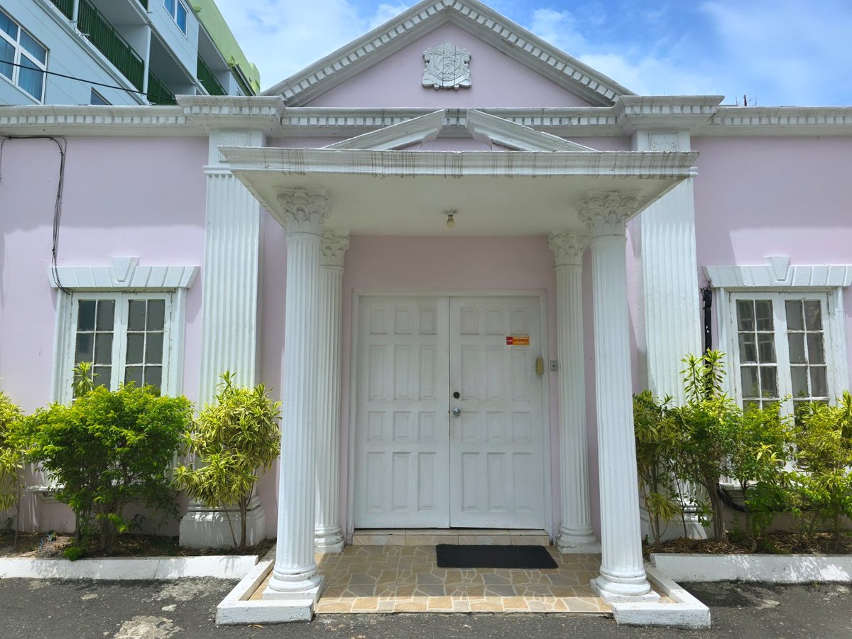 HeatherPinnock's tweet photo. FOR LEASE: 870 sq ft of commercial space in the 'pink building', Holborn Road, New Kingston. The unit has 3 rooms plus restrooms, a kitchenette, & dedicated parking spaces.
Details: https://t.co/klRy1tfk24
MLS#: 91098 | RCI Realty Plus Ltd DL-1004 #CRE #CREJamaica #TeamLucea https://t.co/gU1tYHHAf5