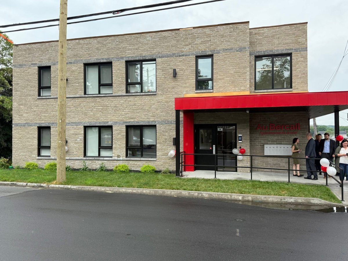 FEDuranceauCAQ's tweet image. ➡️ Inauguration de 7 logements transitoires pour personnes en situation d’itinérance ou à risque de le devenir à Saint-Georges-de-Beauce 👏