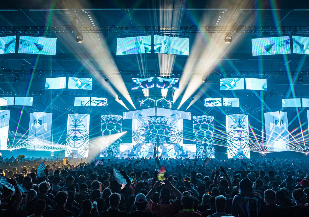 The lights may fade, but the memories never do. Thanks for dancing through the years with us! 🌟 Share your favorite LAN memory below! 🌃
