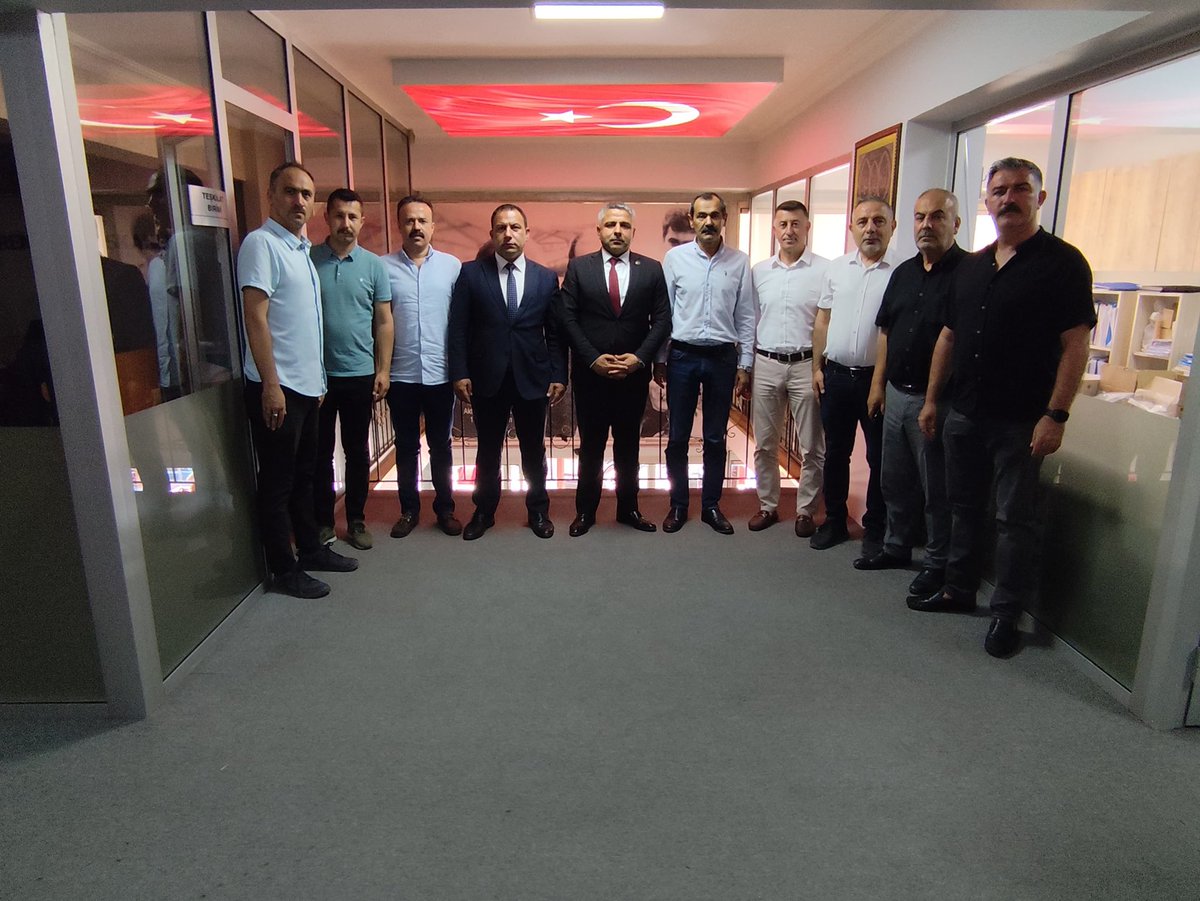 MHP Keçiören İlçe Başkanı olarak atanan Kenan Yağmur Başkanımıza hayırlı olsun ziyaretimiz.