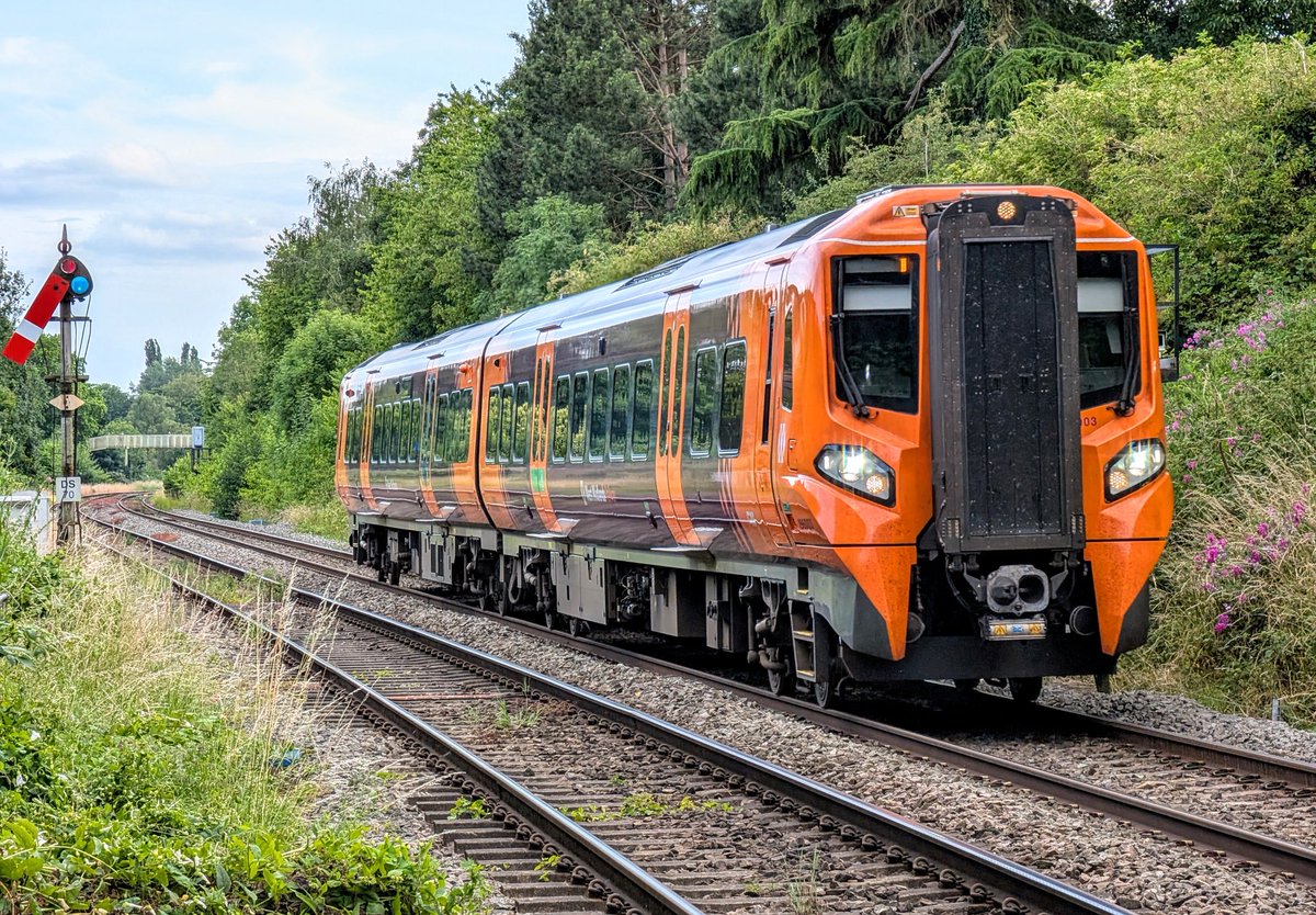 DOTS (Down On The Stour) (@downonthestour) on Twitter photo Behold the โจ Rail 200 Inspiration Train โจ
66719 & 66710 haul this unique train exhibition which is celebrating 200 years of the railways off to the Severn Valley Railway ๐ธ
#DOTS #Railphotography #trainphotography #rail200 #class66 #GBrailfreight #inspiration <a href="/railway200/">railway200</a> Behold the โจ Rail 200 Inspiration Train โจ
66719 & 66710 haul this unique train exhibition which is celebrating 200 years of the railways off to the Severn Valley Railway ๐ธ
#DOTS #Railphotography #trainphotography #rail200 #class66 #GBrailfreight #inspiration <a href="/railway200/">railway200</a>