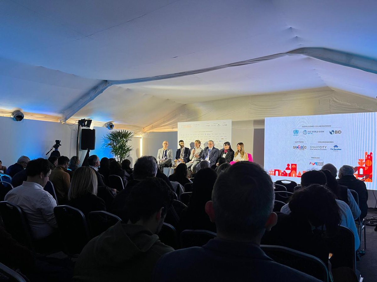 Ayer y hoy participamos de <a href="/SCE_S_DelEstero/">SCE Santiago del Estero</a>, un evento internacional sobre ciudades inteligentes, #tecnología, #sostenibilidad e #innovación y de intercambio entre el sector privado, organizaciones de la sociedad civil, los gobiernos y la ciudadanía. 🏙️💡