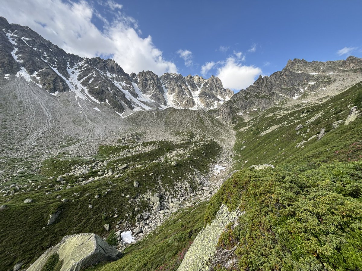 mario_manresa's tweet image. For my stage 4 I chose the alternative Fenetre D’Arpette route, making my highest climb of the tour and getting me as close to a glacier as I’ve ever been!
Also, humbled to have crossed the 2k line in ny fundraiser! Thank you all for the support. …challenge.crohnscolitisfoundation.org/index.cfm?fuse…