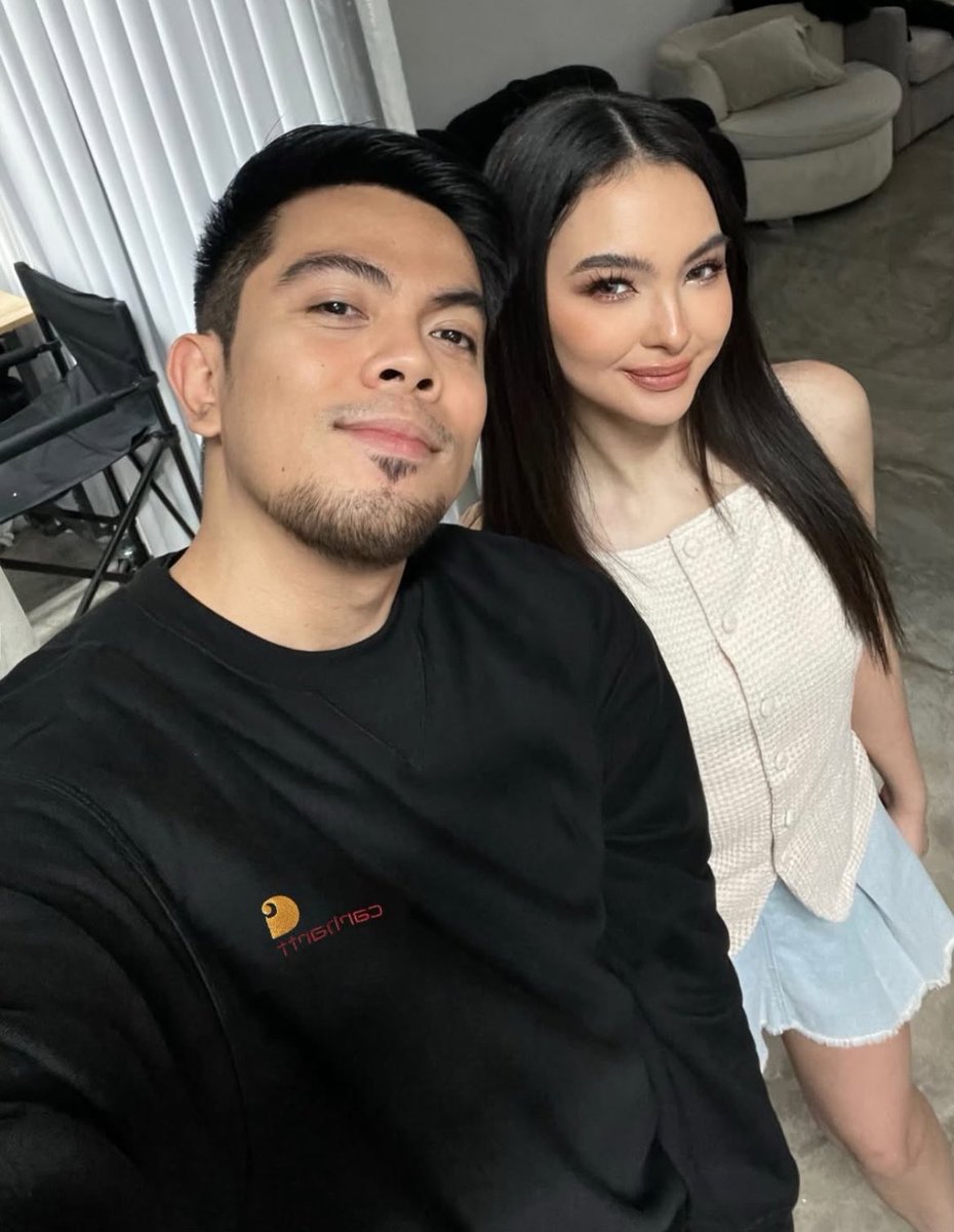 krispykaisha's tweet photo. so pretty kaisha!!

KAILEIDOSCOPE OUT NOW
KAILEIDOSCOPE OUT NOW https://t.co/ObMnuza0wi