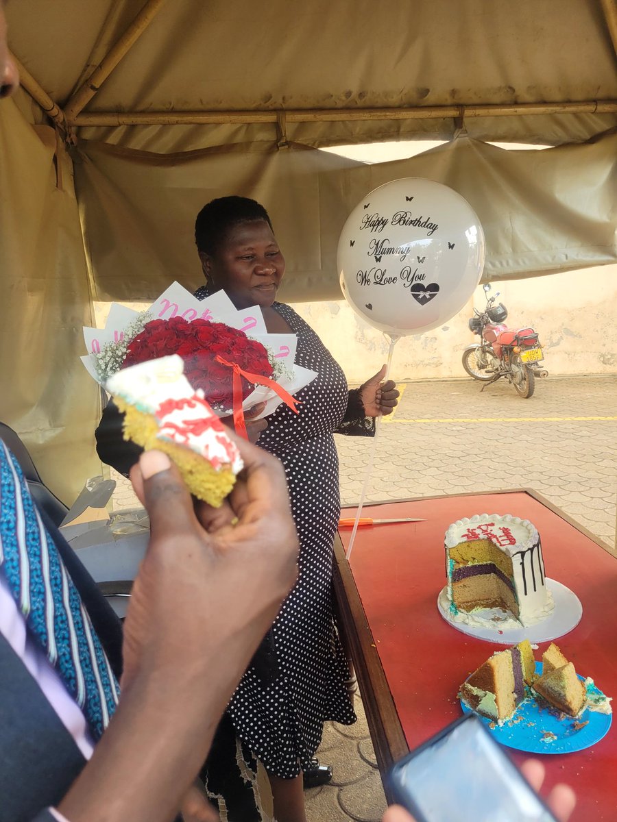 Bumped into surprise BIRTHDAY CAKE 🎂 at FAMILY DIVISION..