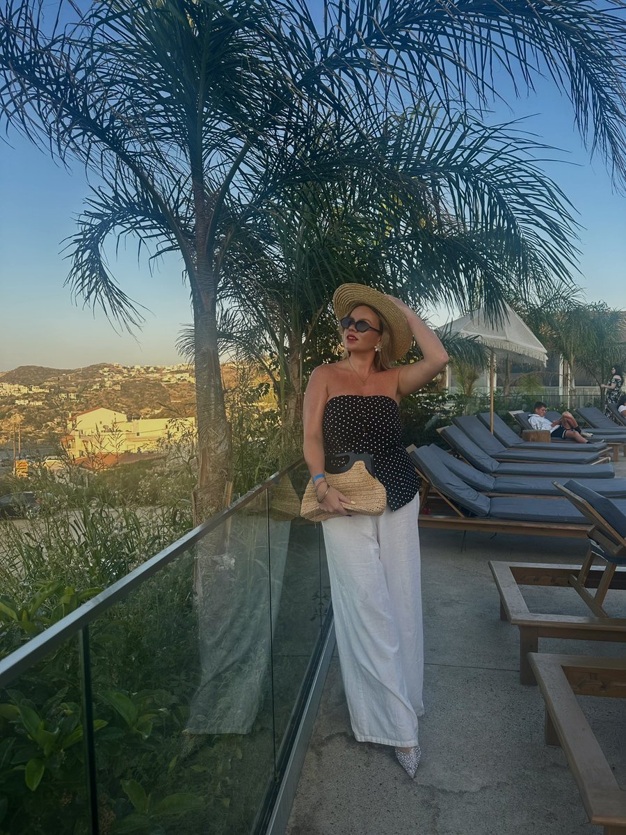 veritypittsVIP's tweet photo. I come alive in the summer 🌸☀️ https://t.co/y9MgwToeaE