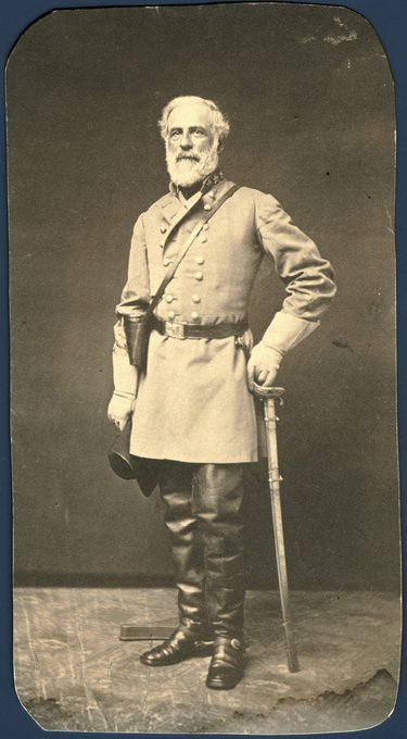gettysburgmaam's tweet photo. Lee is back at his headquarters

It's time to get the hell outta Pennsylvania

He summons Gen Imboden

"We must return to Va...you will guard our train....I am afraid you will be harassed by the enemy's cavalry..." -Lee to Imboden 

#Gettysburg https://t.co/kApNoWwO25