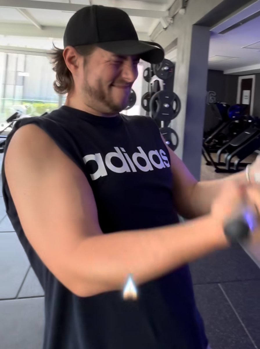 Rebornooo tweet media