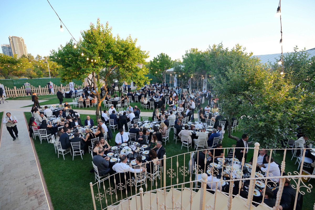 Başkanımız Serdal Adalı, Ankaralı Beşiktaşlılarla Buluştu

🔗 bjk.com.tr/tr/haber/91897