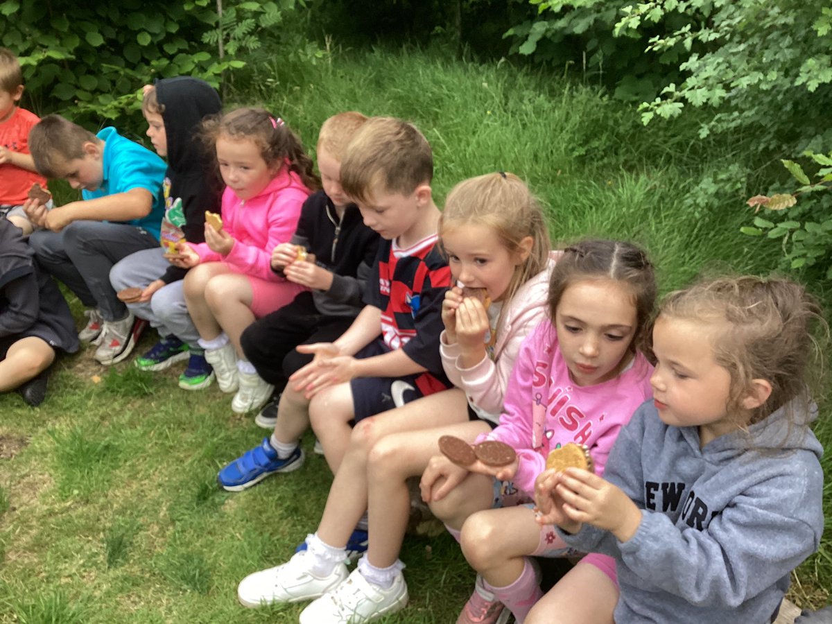 DeePointEarth's tweet photo. S’more time! @DeePointPrimary https://t.co/nXiWVgOYRJ