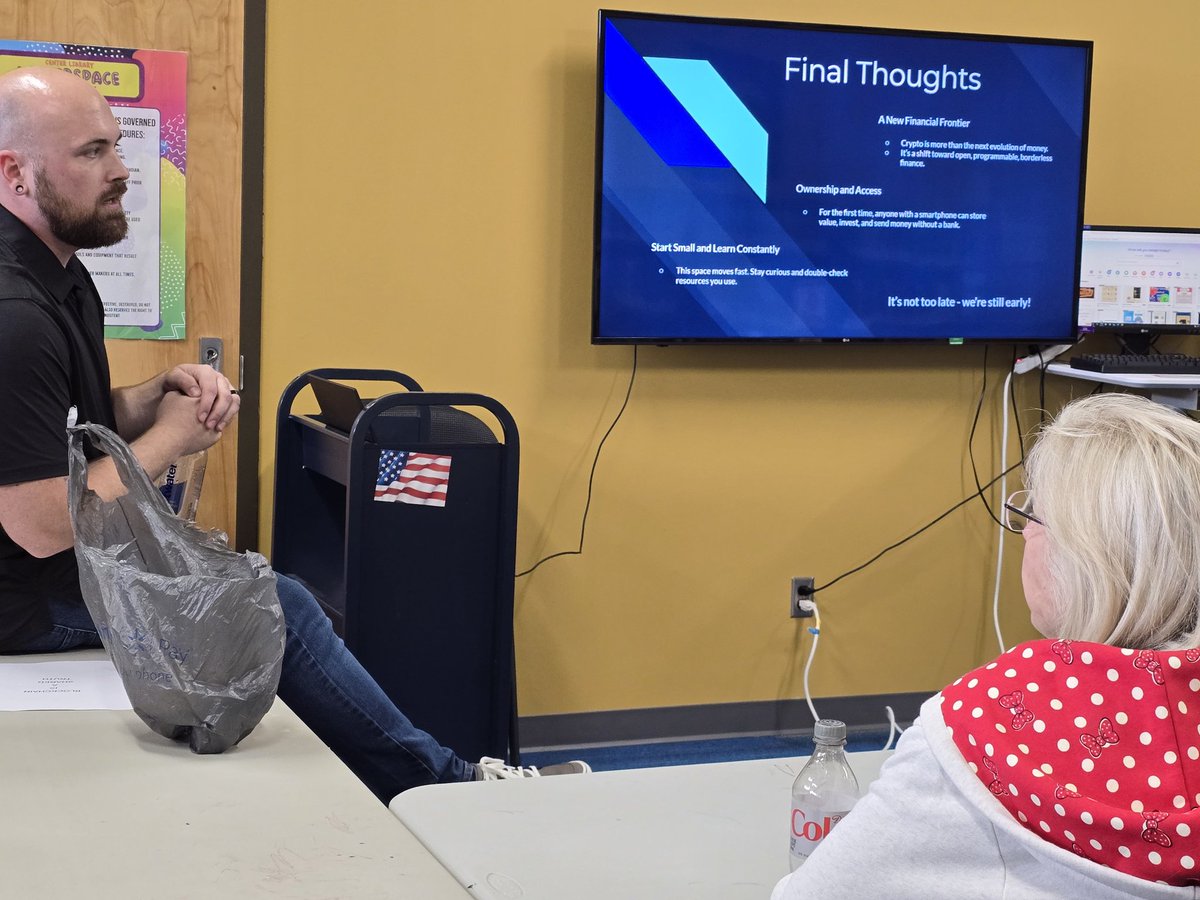 CamPauldingYT's tweet image. Did something new today!
I gave a presentation on Intro to Cryptocurrency at a local Army base library.
First time ever doing something like this and thoroughly enjoyed it!
What was meant to be about 45 minutes turned into 80 minutes with all the questions, some challenging!