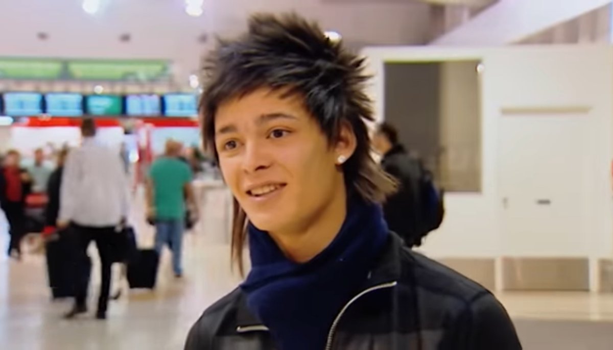 Lazlo_Senpai's tweet photo. A Bíblia não diz como era o cabelo do Adão pelo que, tanto quanto sabemos, ele pode ter dado spawn no Éden com este penteado https://t.co/wXVNIMXadN