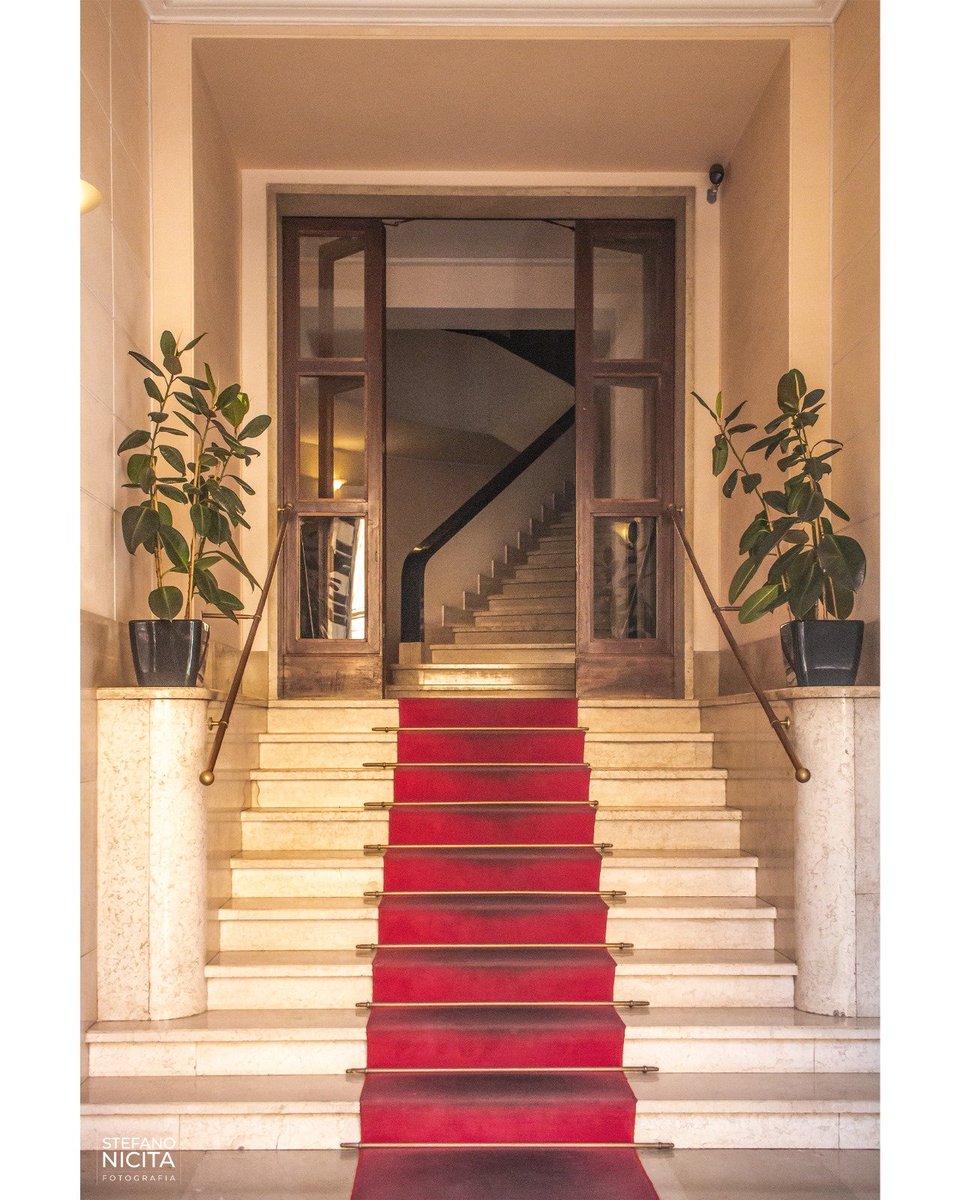 sfnnicita's tweet photo. Molti gradini/A lot of steps
{Palazzina in via Fratelli Ruspoli, Roma 1938}
#romamoderna #modernrome
#romadallabici #romefromthebike
#palazzinaromana #palazzineincercadautore
#androne #androniromani #ingresso #entryway #entryways https://t.co/mxj6YI1YUl