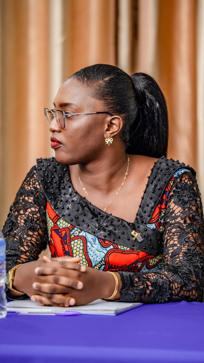 Corneille Nangaa PARØDY (@la_revolution2) on Twitter photo Belle et jeune, elle a pourtant choisi de combattre en première ligne pour une noble cause. <a href="/BrendaMonkango/">Brenda Monkango</a>, sache que tu es une source d'inspiration et une voie lumineuse pour la jeunesse d'aujourd'hui et celle des générations futures. Belle et jeune, elle a pourtant choisi de combattre en première ligne pour une noble cause. <a href="/BrendaMonkango/">Brenda Monkango</a>, sache que tu es une source d'inspiration et une voie lumineuse pour la jeunesse d'aujourd'hui et celle des générations futures.