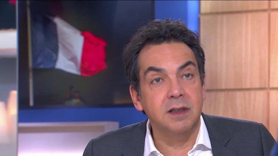 Anne_deProvence's tweet image. Le gnafron de la fabrique à pygmées rabotés du bulbe @cavousf5, je veux parler du syphilitique #PatrickCohen, insinue, à propos du meurtre du jeune #Elias, que ce dernier avait donné son téléphone à ses assaillants, il ne serait pas mort. 
Rendez vous compte le niveau de…