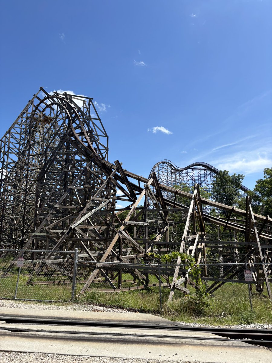 SgCoasters's tweet image. Silver Dollar City absolutely blew my expectations away, fantastic park. Outlaw run is an amazing coaster! @SDCAttractions