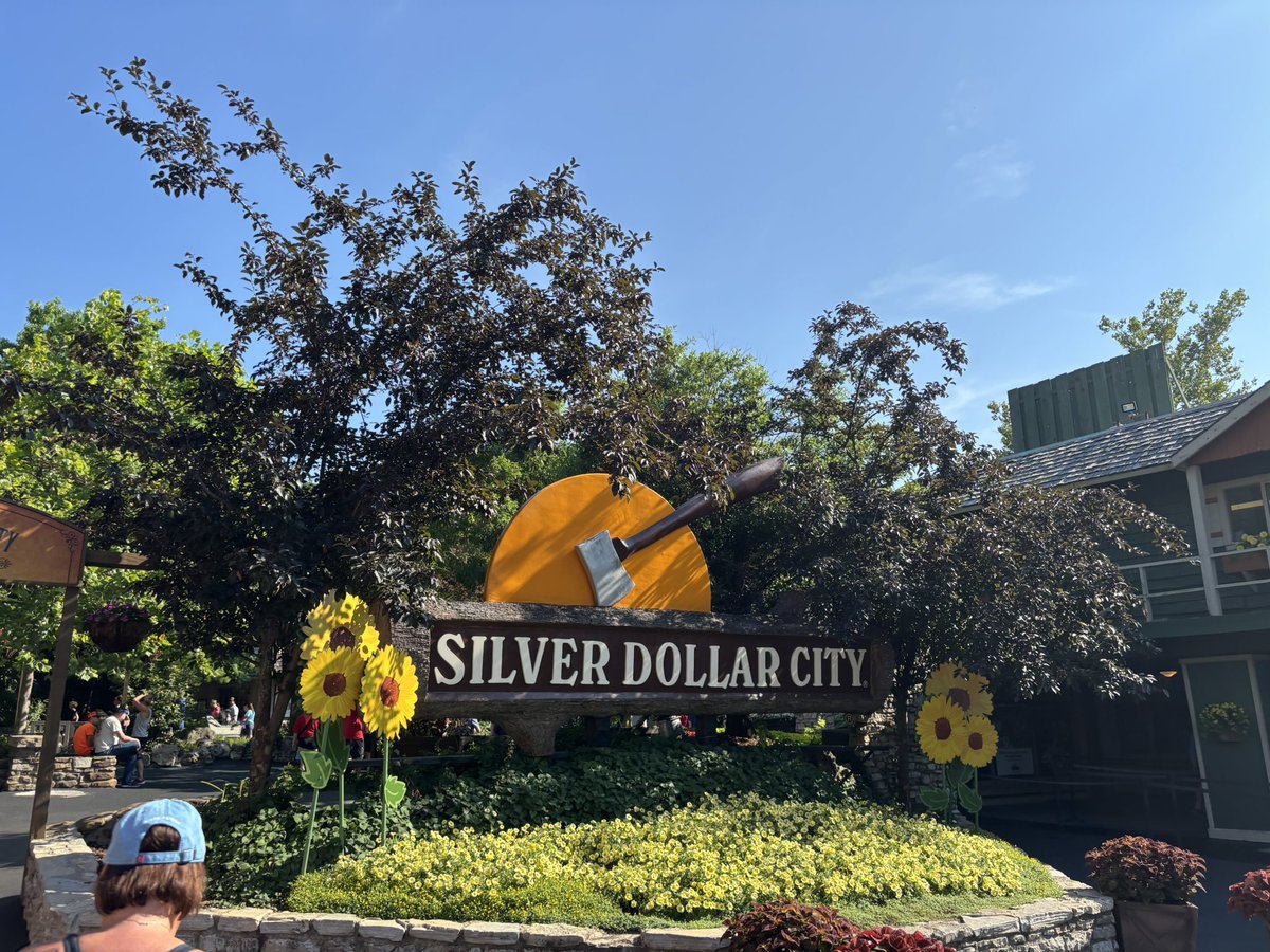 SgCoasters's tweet image. Silver Dollar City absolutely blew my expectations away, fantastic park. Outlaw run is an amazing coaster! @SDCAttractions