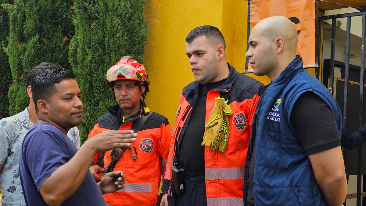 Nuestros concejales se unen solidariamente y hacen presencia en el sector de Granizal, acompañando a las familias afectadas por la tragedia. 🤝

Es momento de unirnos como ciudad y tender la mano a quienes más lo necesitan.