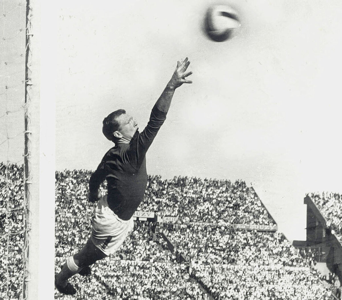 GOLES DE CLUBES ARGENTINOS EN FINALES DEL MUNDO:

🇸🇪Boca: 10
🇦🇹Estudiantes: 7
👹Independiente: 5
👨🏼‍🎓Racing: 3
🐞AAAJ: 2
🇫🇮 Vélez: 2
🐔River: 1