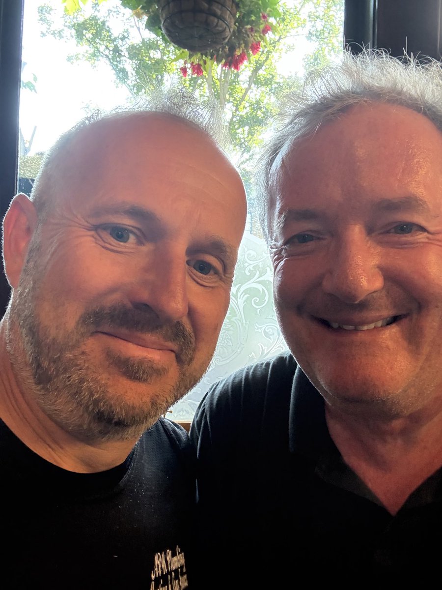 jonnywright1976's tweet photo. ⁦@piersmorgan⁩ top bloke,  very friendly to have a photo with!! https://t.co/I3VnwU6SUt
