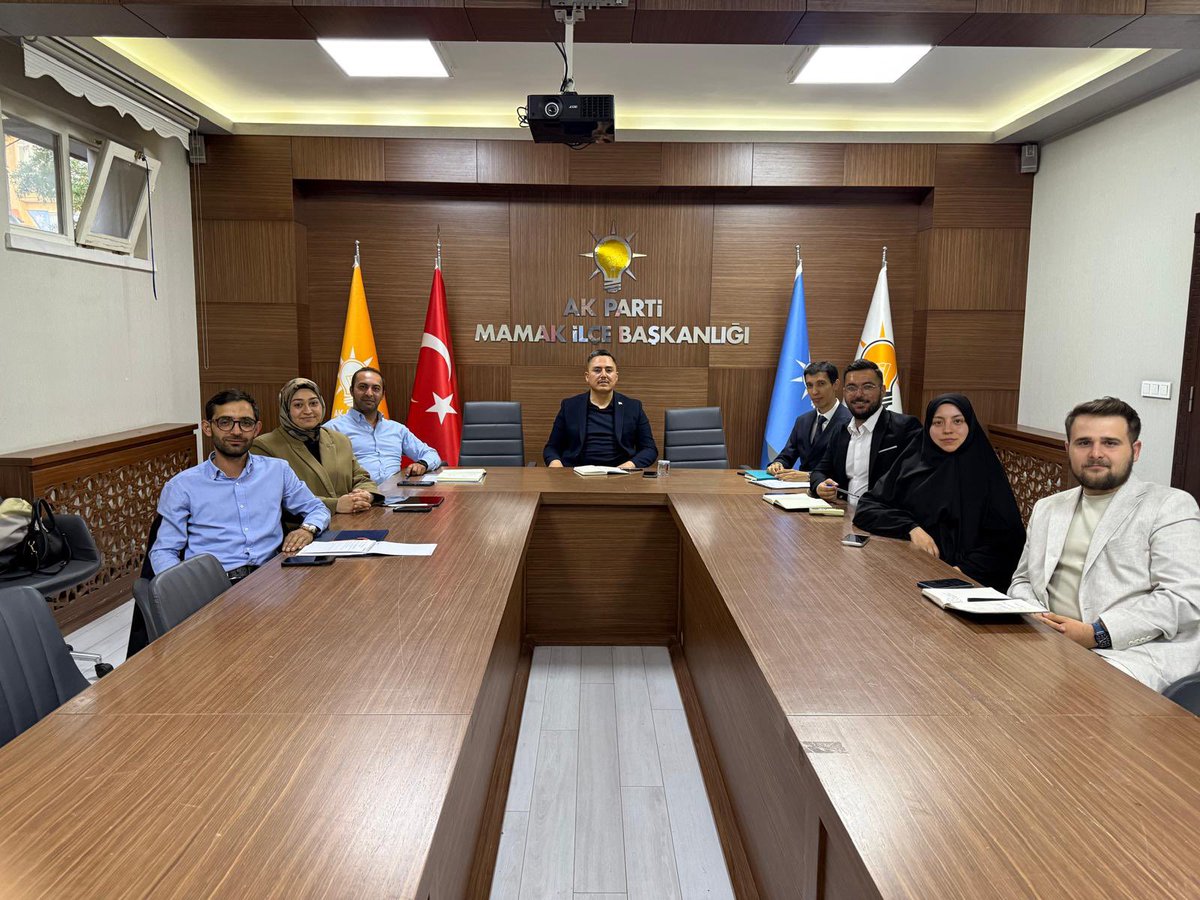 AK Gençlik Mamak (@akgenclkmamak) on Twitter photo Yürütme Kurulu toplantımızı İlçe Gençlik Kolları Başkanımız <a href="/samet_akdogan06/">Samet Akdoğan 🇹🇷</a> ‘ın öncülüğünde gerçekleştirdik. Yürütme Kurulu toplantımızı İlçe Gençlik Kolları Başkanımız <a href="/samet_akdogan06/">Samet Akdoğan 🇹🇷</a> ‘ın öncülüğünde gerçekleştirdik.