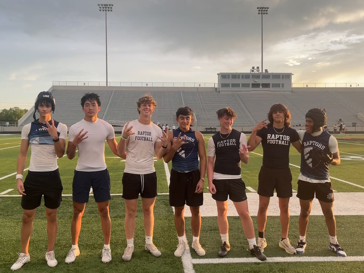 parker_num8's tweet image. Went 2-0 against Travis and east side in 7v7 last night and started my morning with some speed/directional work today. Blessed to be where I’m at.
@Coach_Howard06 @BruhBroBreh92 @_EliteProspects @Chris_Reeves08 @txqb @dctf @Shaun_Rut @var_austin @QBHitList @TXRecruits…