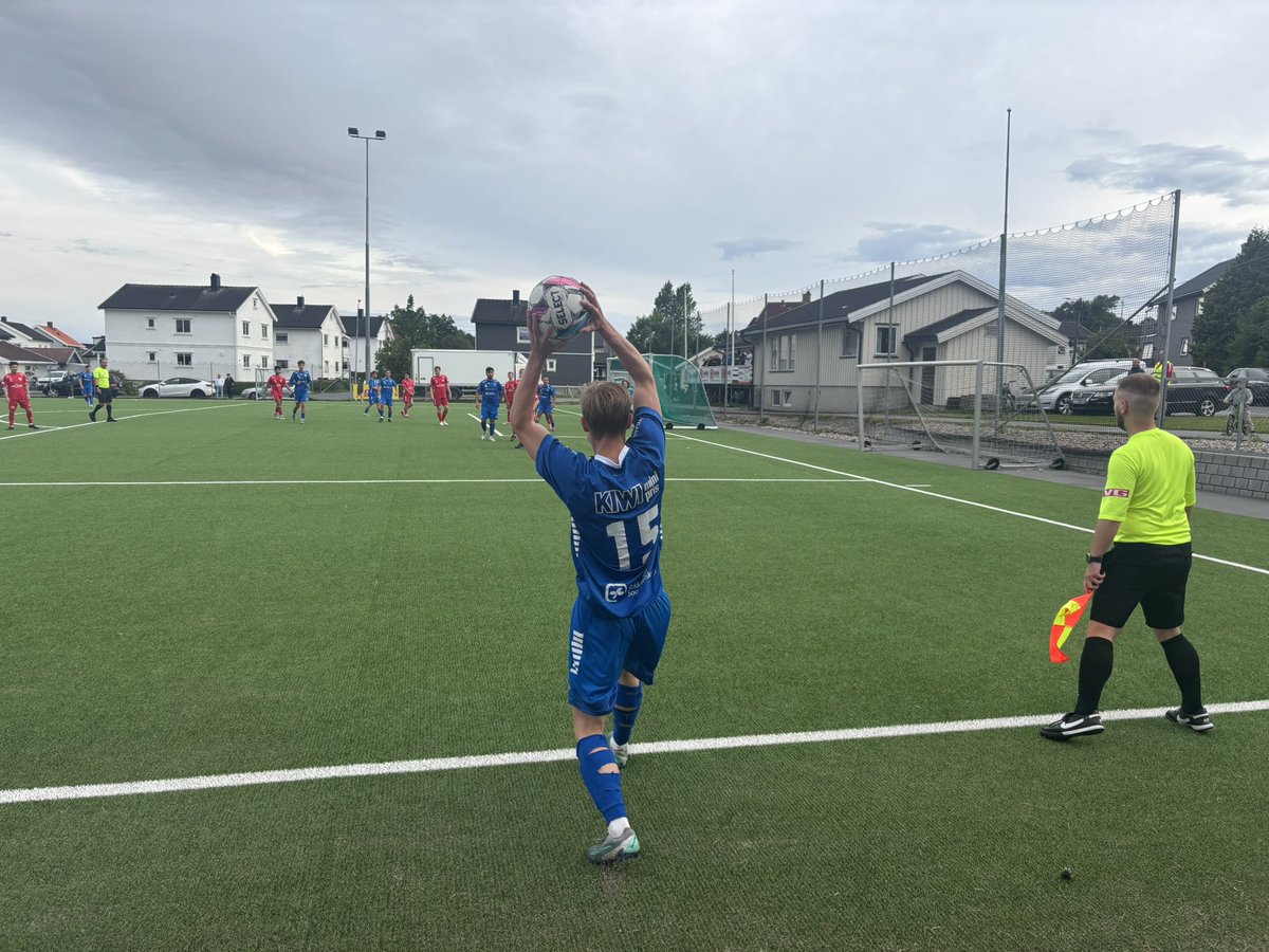 Ny tur til 5. divisjon i Østfold, denne gangen til kampen <a href="/TrosvikIF_A/">Trosvik IF A-lag</a> mot Rakkestad IF på Trosvikbanen. Kampen endte 1-1 og ble min 100. kamp på stadion i 2025. #groundhopping