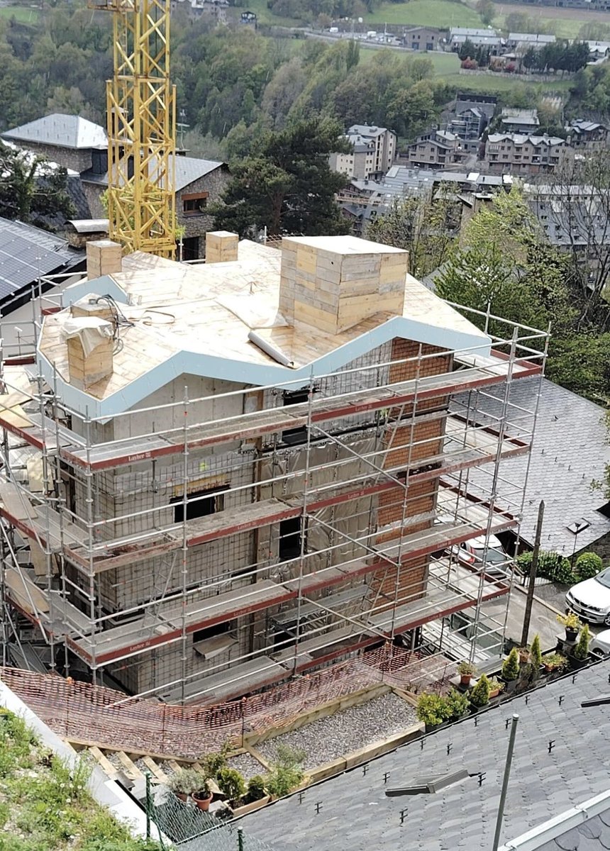 🏗️ Proyecto en La Massana (Andorra) con COANSA y MESA.

Se ha instalado:

✔️ Triso Hybrid's en fachada

✔️ Triso Sols en pilares

Aislamiento eficiente, continuo y sostenible 💡

📩 Más info: contacto@actis-isolation.com

#ACTIS #TrisoHybrids #TrisoSols #XAIR
