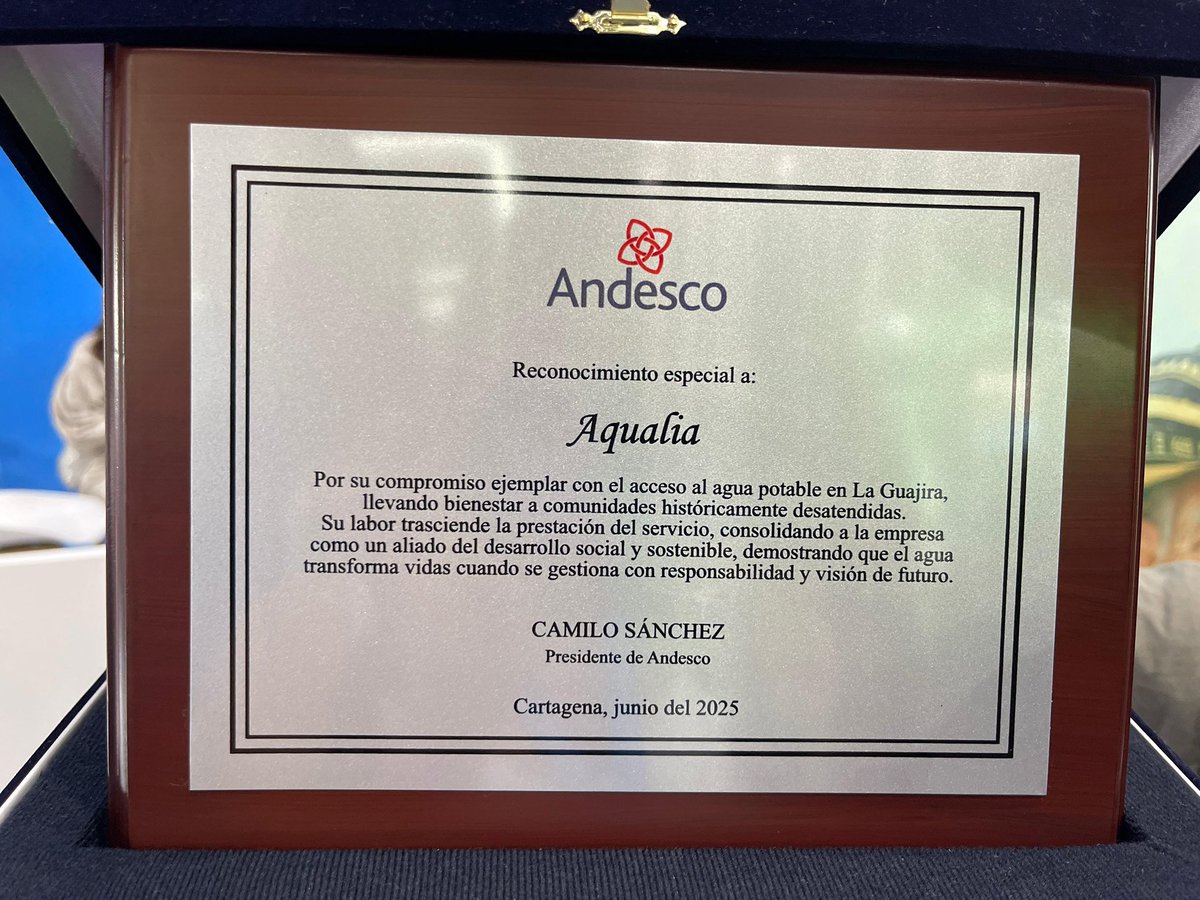 aqualia's tweet photo. 🏆 Y de @Andesco1 nos llevamos un reconocimiento por el trabajo que estamos desarrollando en La Guajira, concretamente por nuestro compromiso con el acceso sostenible al #agua 💦potable en el departamento colombiano.
💙 Gracias a la organización por este premio y una especial enhorabuena a nuestro equipo de @AqualiaColombia 👏
