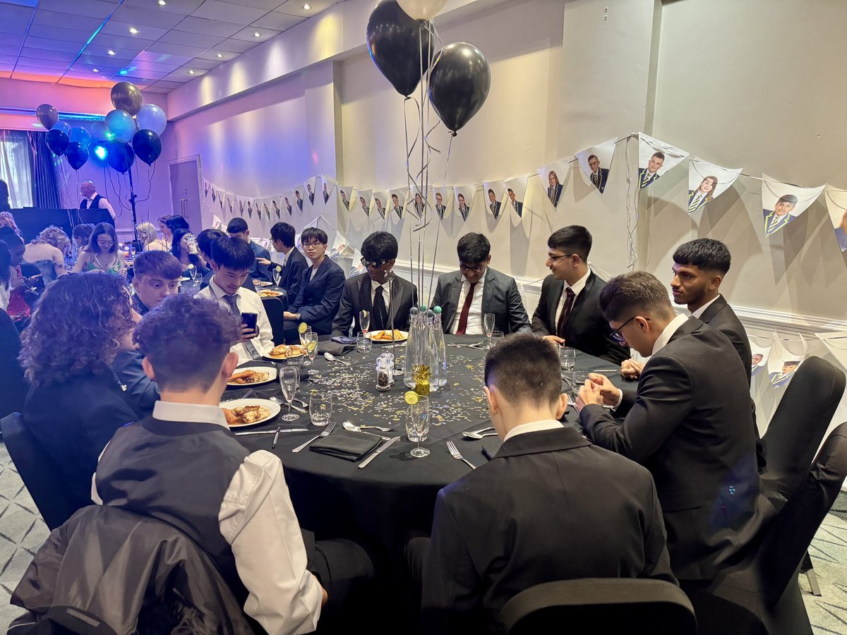 🥂 Cheers to MEA Prom Night! A wonderful evening so far celebrating with our fantastic Year 11 students ✨🪩💃🕺

#Prom2025