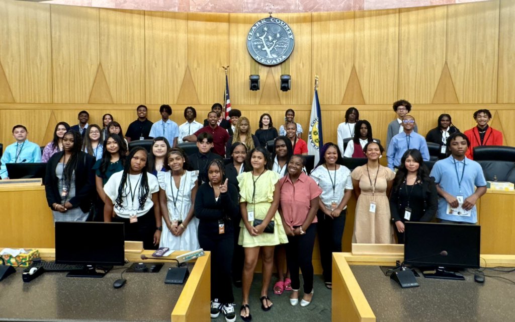 CommishMcCurdy's tweet image. Great connecting with the bright young minds in the Clark County Leaders of the Future program at our Meet Your Commissioner event! Their passion, questions, and vision give me hope for what’s ahead. The future is in good hands!